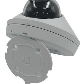 ubiquiti uvcg4dome  cámara ip domo 4 mp lente fijo poe iluminadores ir 9 mts micrófono y bocina integrados deteccion de eventos