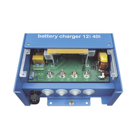 Centaur 12/40 / Cargador De Baterias 12v 40a / Para Ambientes Marinos Y Terrestres. /  Bancos De 160 A 400 Ah
