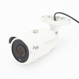 camara bala ip 5mp  lente mot 27  135 mm compatible con terceros  api  onvif profile st  ik10 ip67  30m ir  h265   soporta es a