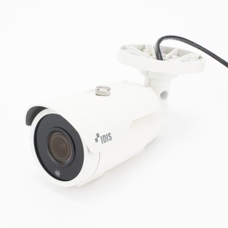 Camara Bala Ip 5mp  Lente Mot 2.7  13.5 Mm Compatible Con Terceros  Api  Onvif Profile S/t  Ik10 Ip67  30m Ir  H.265   Soporta E