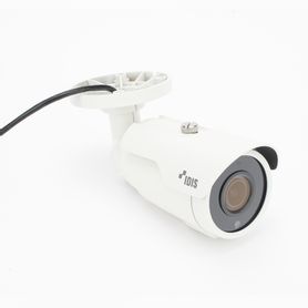camara bala ip 5mp  lente mot 27  135 mm compatible con terceros  api  onvif profile st  ik10 ip67  30m ir  h265   soporta es a