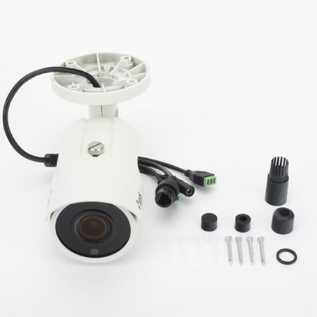 Camara Bala Ip 5mp  Lente Mot 2.7  13.5 Mm Compatible Con Terceros  Api  Onvif Profile S/t  Ik10 Ip67  30m Ir  H.265   Soporta E