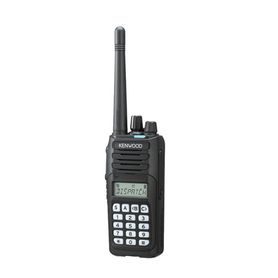 radio portátil uhf 450520 mhz digital nxdnanalógico dtmf ip67 5 watts 260 canales roaming encriptación inc antena bateria carga