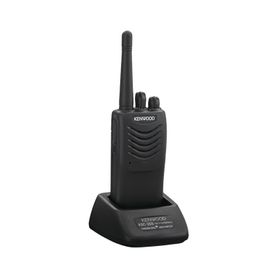 radio portátil vhf 136174 mhz práctico y ligero milstd810 16 canales dtmf ip54 vox scan incluye antena bateria cargador y clip1