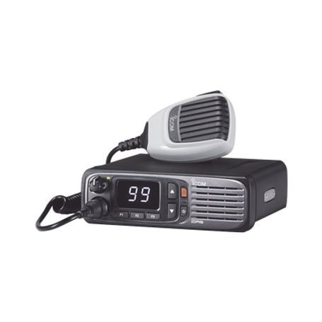 radio móvil digital con pantalla numérica en rango de 380470mhz de 99 canales seleccionables gps y bluethooth incluye micrófono