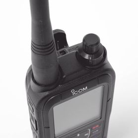 radio portátil aéreo vhf con display de 23 pulgadas y teclado 6w pep de potencia142193