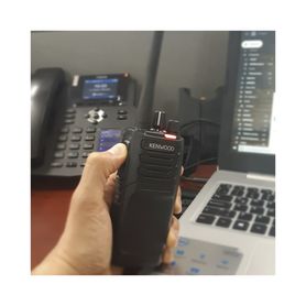 radio portátil uhf 450520 mhz digital dmranalógico intrinsecamente seguro 5 watts 64 canales roaming encriptación gps inc anten