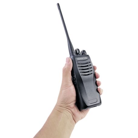 136174 Mhz 5 W 16 Canales 2 Teclas Programables Gps Fleetsync Milstd810 Incluye Antena Bateria Cargador Y Clip.