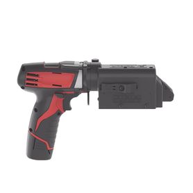 herramienta de corte para cinchos y flejes pansteel™ color negro opera a bateria cabezal de giro de 360º con tensión controlada
