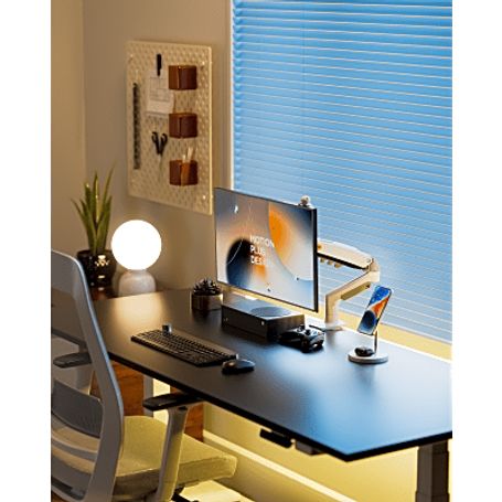 Brazo Ajustable Para Monitor Ergonómico / Compatible Con Monitores De 17  30 / Capacidad De Peso Hasta 9 Kg / Rotación 360° / In
