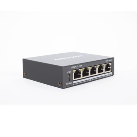 Switch Gigabit  Poe / No Administrable / 4 Puertos 1000 Mbps Poe / 1 Puerto 1000 Mbps Uplink / 35 Watts