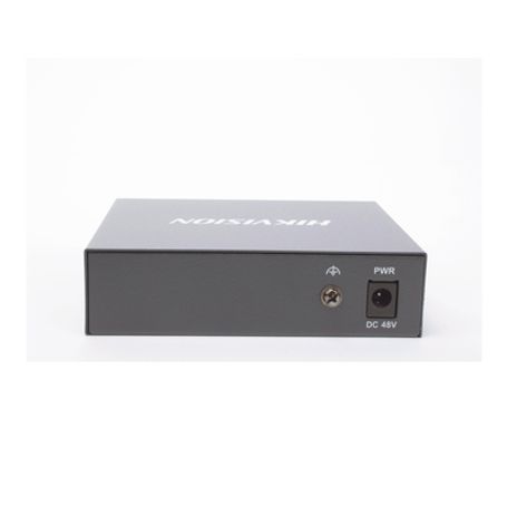 Switch Gigabit  Poe / No Administrable / 4 Puertos 1000 Mbps Poe / 1 Puerto 1000 Mbps Uplink / 35 Watts