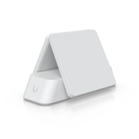 soporte de mesa universal ajustable que mantiene los dispositivos unifi que no son de rack en posición vertical sobre superfici