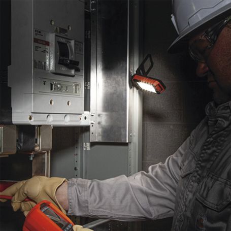 Lámpara De Led Para Trabajo Personal Recargable Y Magnética (53 X 130 X 42 Mm). 2 Potencias A Elegir. Puede Cargar Smartphone Lámpara De Led Para Trabajo Personal Recargable Y Magnética (53 X 130 X 42 Mm). 2 Potencias A Elegir. Puede Cargar Smartphone