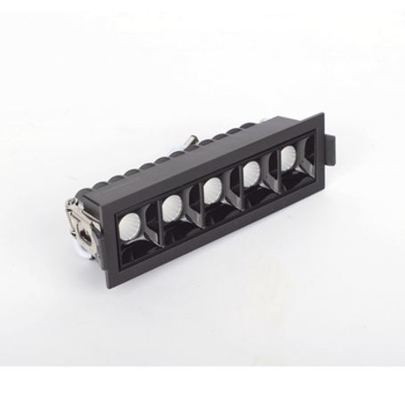 Reflector Empotrable / Luz Fria /  110 V / 10 W / 750 Lúmenes / 50000 Hrs / Ip20
