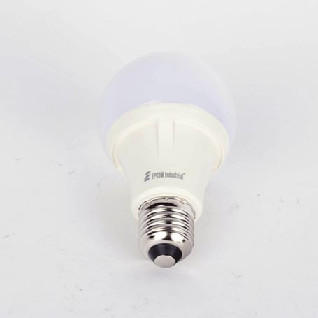 Foco Led Para Alumbrado En Interior / Luz Fria / 9 W / 900 Lúmenes / 30000 Hrs / Ángulo De Iluminación 220°