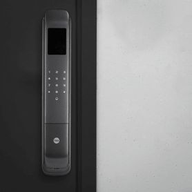 cerradura digital cornelius  reconocimiento facial 3d  sensor de huella con ia  capacidad de 100 huellas 20 face id 100 tarjeta