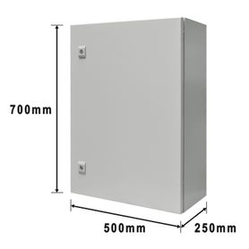 gabinete de acero ip66 uso en intemperie 500 x 700 x 250 mm con placa trasera interior metálica y compuerta inferior atornillab