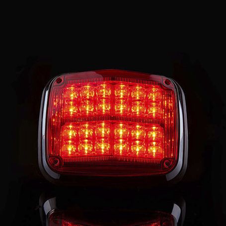 Luz De Advertencia De 8 X 6 Color Rojo Sae  Ip67 Ideal Para Ambulancias