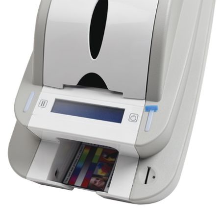 Kit De Impresora De Tarjetas De Pvc/ Cinta 250 Impresiones/ Paq 100 Tarjetas Pvc/ Software / Impresión Un Solo Lado / Laminación