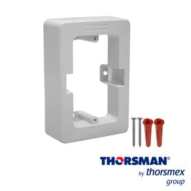 caja plastica tmk thorsman 790002002 color blanco de pvc auto extinguible  con fondo incluye  taquete ypija para su fijación re