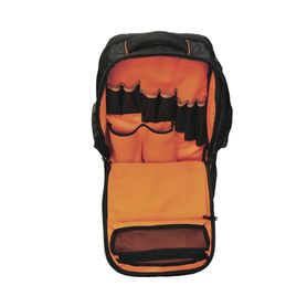 mochila para herramientas y computadora portátil tradesman pro™ en poliéster negro con 25 bolsillos no incluye herramientas2003