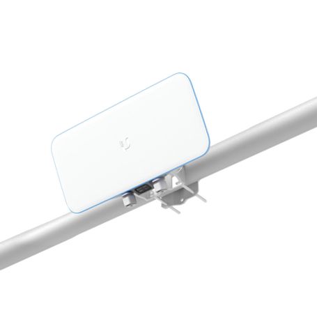 unifi estación base sectorial ip67 wifi con tres radios 80211ac wave 2 mumimo 4x4 antena 90 grados beamforming hasta 1500 usuar