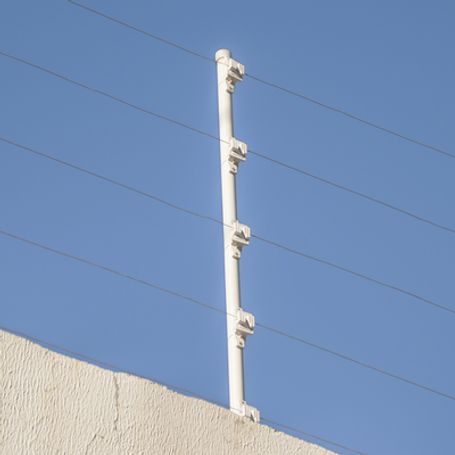 Aislador De Paso Blanco Reforzado Para Cercos Eléctricos Resistente Al Clima Extremoso