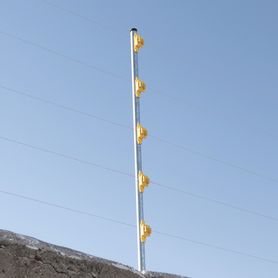 aislador de paso color amarillo reforzado para cercos eléctricos resistente al clima extremoso183877