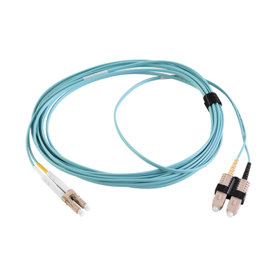 Jumper de Fibra Óptica Multimodo 50/125 XGLO OM3, LC-SC Duplex, OFNR, Color Aqua, 2 Metros (6.56 Pies)