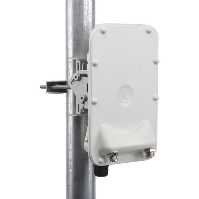 PTP-550 Hasta 1.36 GBps / 4910 - 6200 MHz / 802.11 AC Wave 2 MU-MIMO 4: 4x4 / BackHaul Conectorizado / Ideal para distancias de +80 km (C050055H014A)