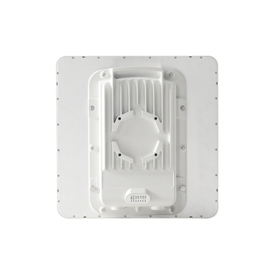 PTP-550 Hasta 1.36 GBps / 5150 - 5950 MHz / 802.11 AC Wave 2 MU-MIMO 4: 4x4 / BackHaul con Antena Integrada (Alta ganancia 23 dBi) - C050055H010A