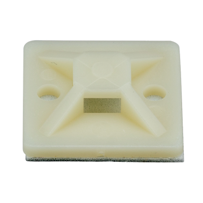 Montaje-Sujetador Adhesivo STRONGHOLD de 4 Vías de 3/4 x 3/4 x 1/4, Color Natural, Nylon 6.6 Retardante de Llamas V-2, Paquete de 100pz